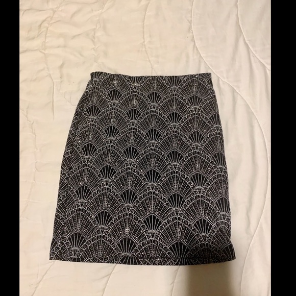 H&M sparkly skirt - Picture 2 of 2